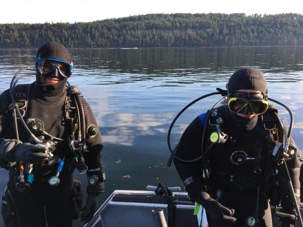 Mark and Brian getting ready for their dive.